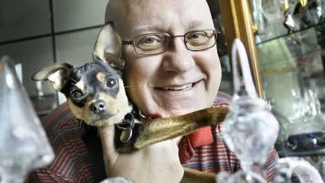 "Hunden heter Ville, för han ville vara med oss", säger Jan Söderlund.