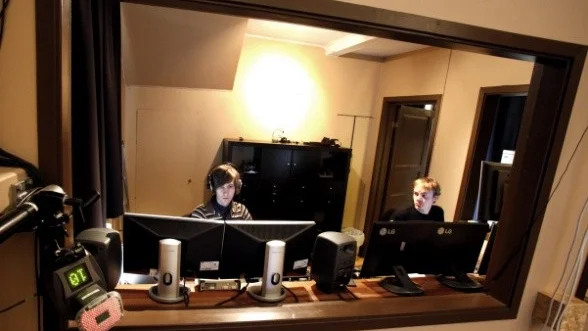 I Imagination studios sitter Samuel Tyskling och Dennis Thisner