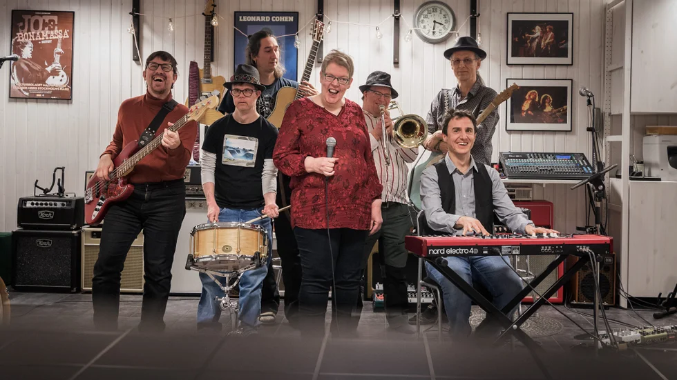 Baby Chickens består av Michael Dahl, elbas, Pelle Andersson, trummor, Gabbi Dluzewski, gitarr, Anette Westerlund, sång, Olle Lindgren, trombon, Jakob Dluzewski, klaviatur, och Ted Dluzewski, gitarr.
