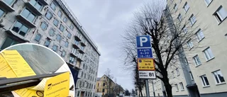 Här är servicegatorna där flest lappas ✓Hundratals första månaden ✓"Boende får ingen p-plats" ✓Datumet då flest åkte dit