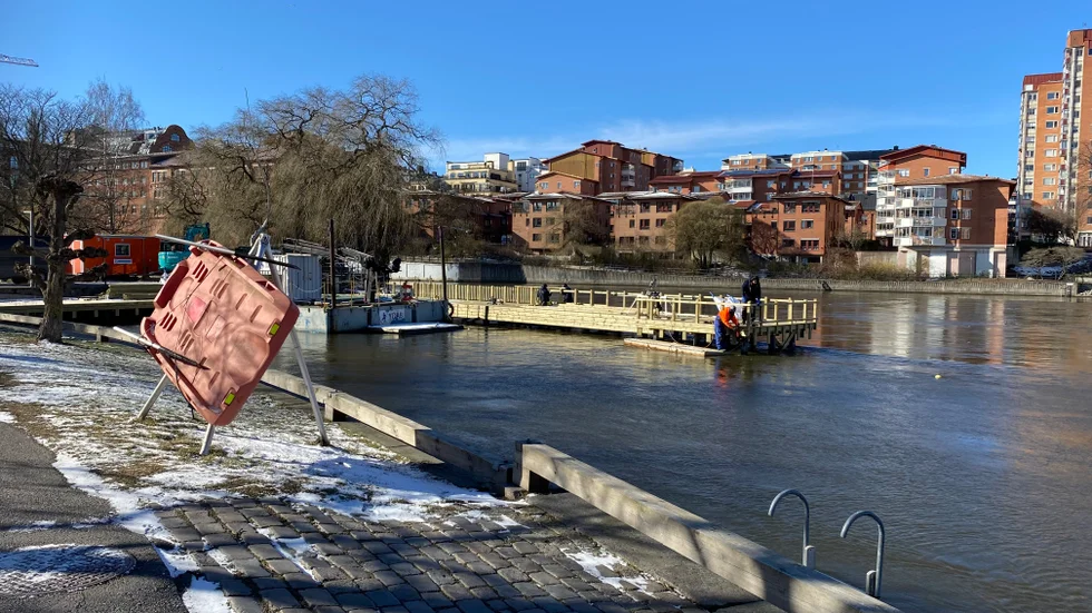 Den efterlängtade bryggan vid Cityfiske och Refvens grund börjar ta form. 