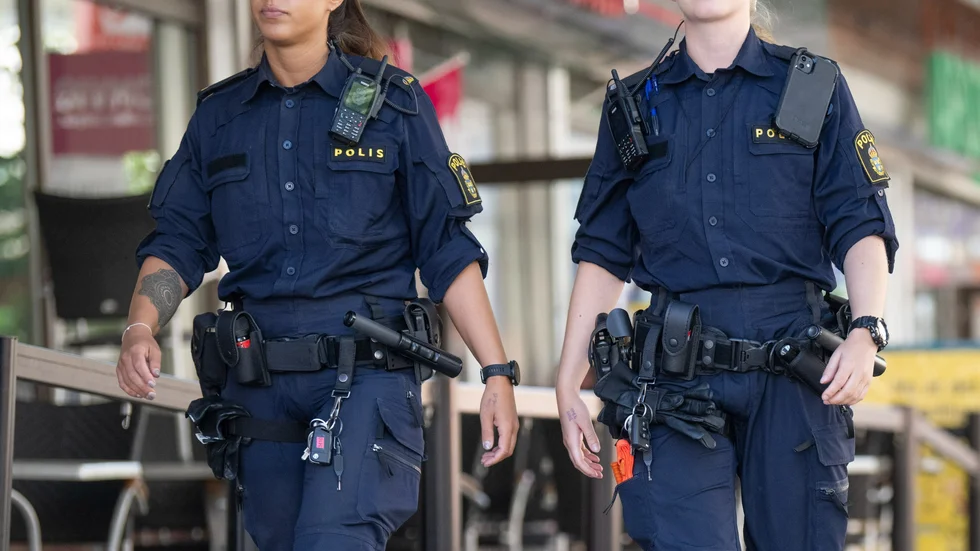 Vill vi ha fler poliser måste yrket bli mer attraktivt och då måste vi öppna plånboken.