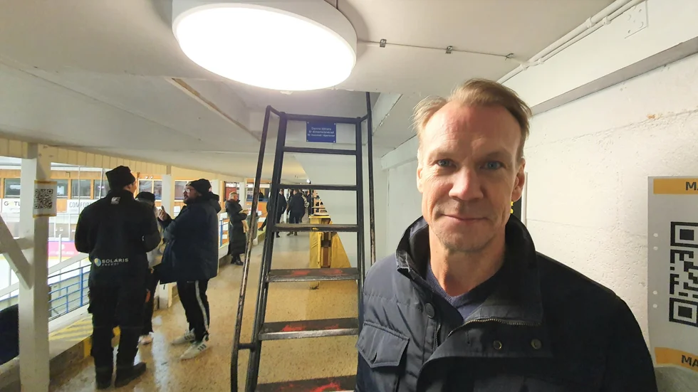 Nicklas Lidström var på plats i Visby ishall och följde mötet mellan Visby Roma och Karlskrona.