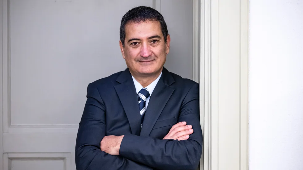 Sameh Egyptson ska försvara sin avhandling som kopplar Islamiska förbundet till Muslimska brödraskapet.