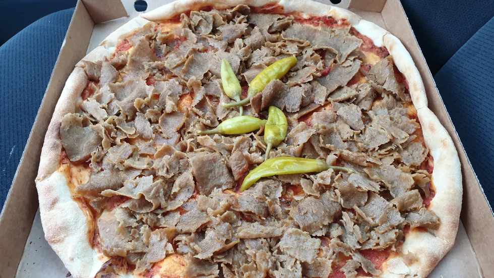 Kebabpizza från Hällby pizzeria. 110:-
