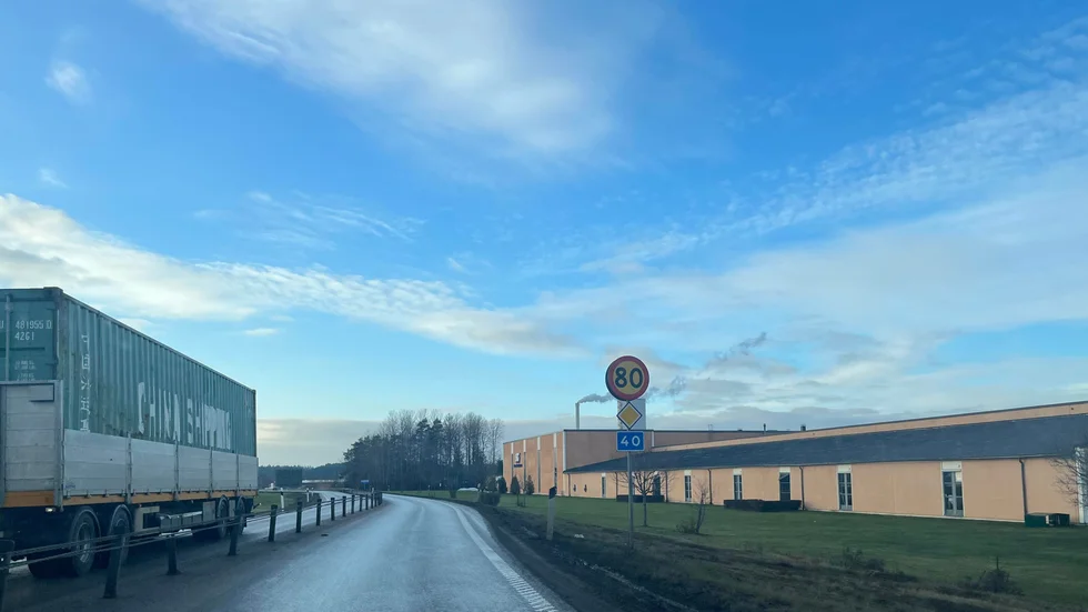 Riksväg 40 är den mest olycksdrabbade Vimmerbyvägen. Under onsdagen är vädret klart men ett allmänt råd från räddningstjänsten är att vara uppmärksam på vägen i vintervädret.