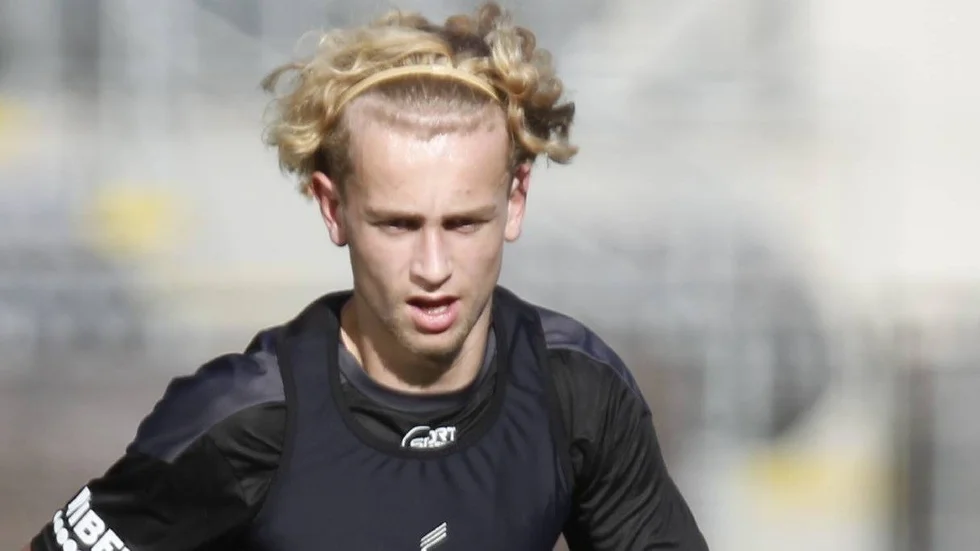 Leo Lif skriver treårskontrakt med AFC.