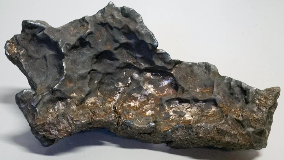 Upphittarna har rätt till den spektakulära järnmeteoriten, enligt tingsrätten. Arkivbild.
