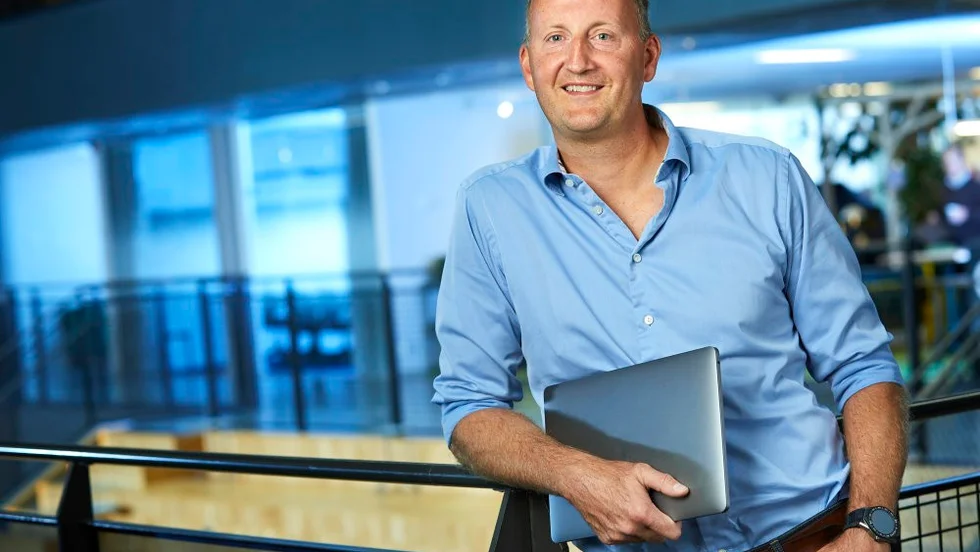 Nu utlovas mobiltäckningen för Tele 2:s kunder i nya centrum som legat i mobilskugga ända sedan invigning. Björn Lindberg, ansvarig för mobilutbyggnaden hos Tele 2, utlovar täckning under första delen av januari.