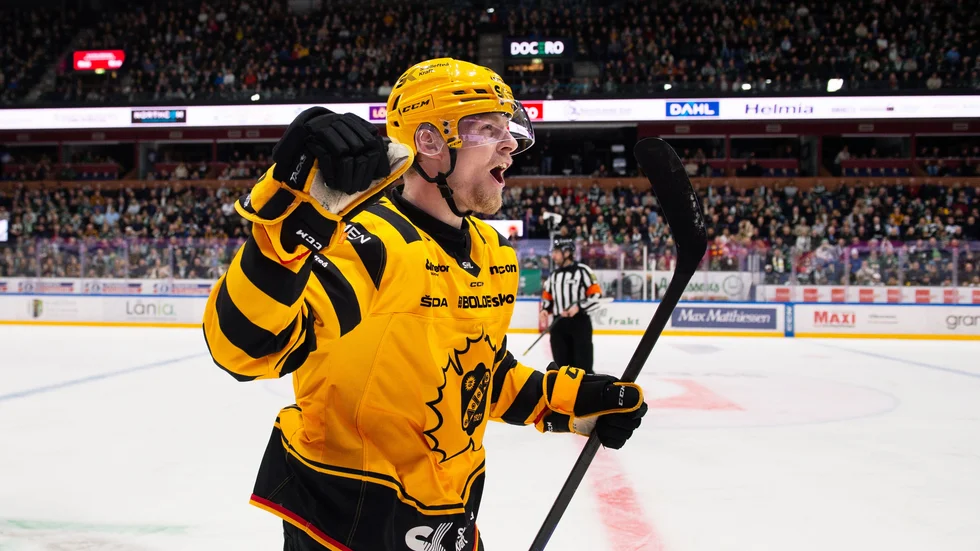 Anton Olsson gjorde karriärens snyggaste a-lagsmål, när han sköt 1–0 i Karlstad.