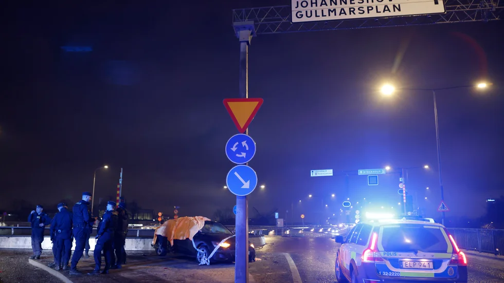 Bilen kraschade vid Gullmarsplan i södra Stockholm.