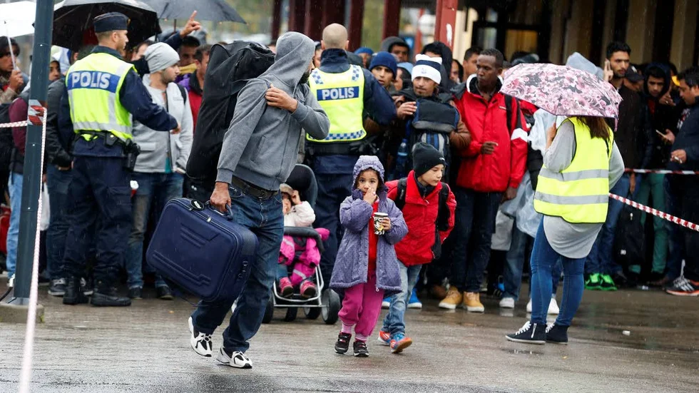 TVINGANDE. På fredagen kom regeringen överens med Alliansen om att en tvingande flyktingkvot kan bli aktuell. Vissa kommuner har inte ens svarat på länsstyrelsens fråga.