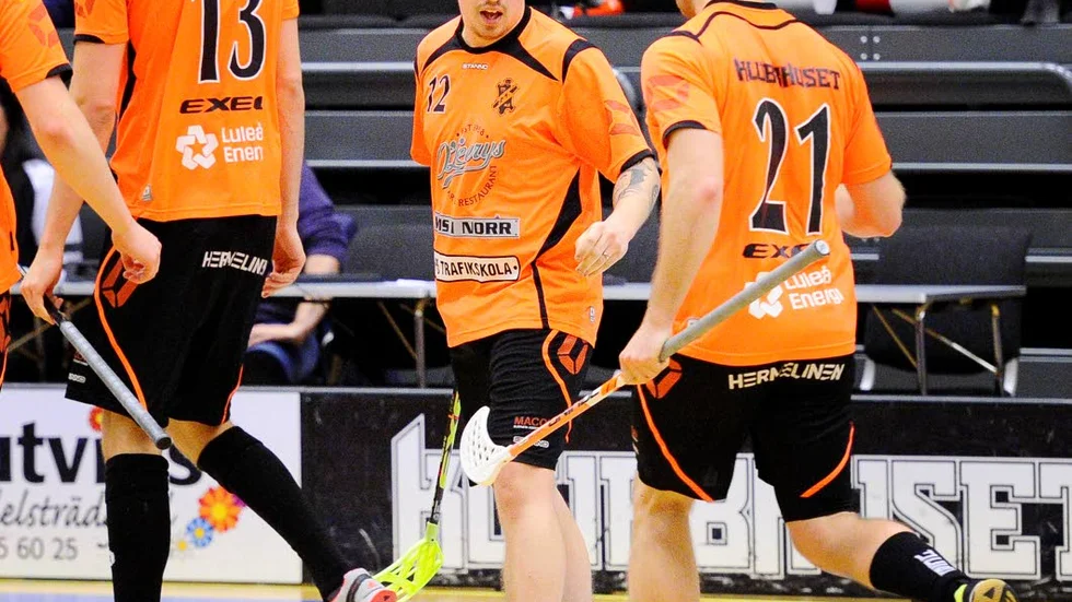 Poängleverans. Jonathan Bäckström sköt både mål och assist när IBK Luleå snöpligt föll mot K4.