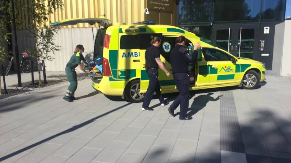 KRAMPADE. Den misstänkte mannen kördes till sjukhus efter krampanfallet.