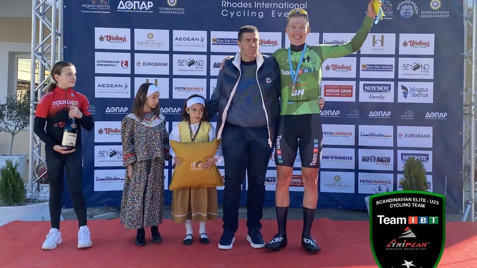 Hjalmar Klyver vann den andra etappen på Rhodos. En bra start på det sista U23-året. "Det är ett viktigt år. Man måste visa att man kan vara där framme och så måste man hitta ett lag..ta nästa steg" säger han. 