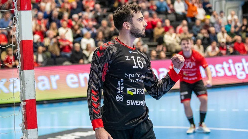 Målvakten Matija Spikic är ett osäkert kort mot Lugi.