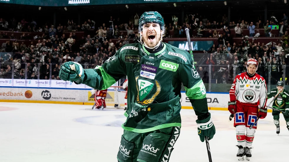 Färjestads August Tornberg jublar efter sitt 3-1-mål mot Frölunda