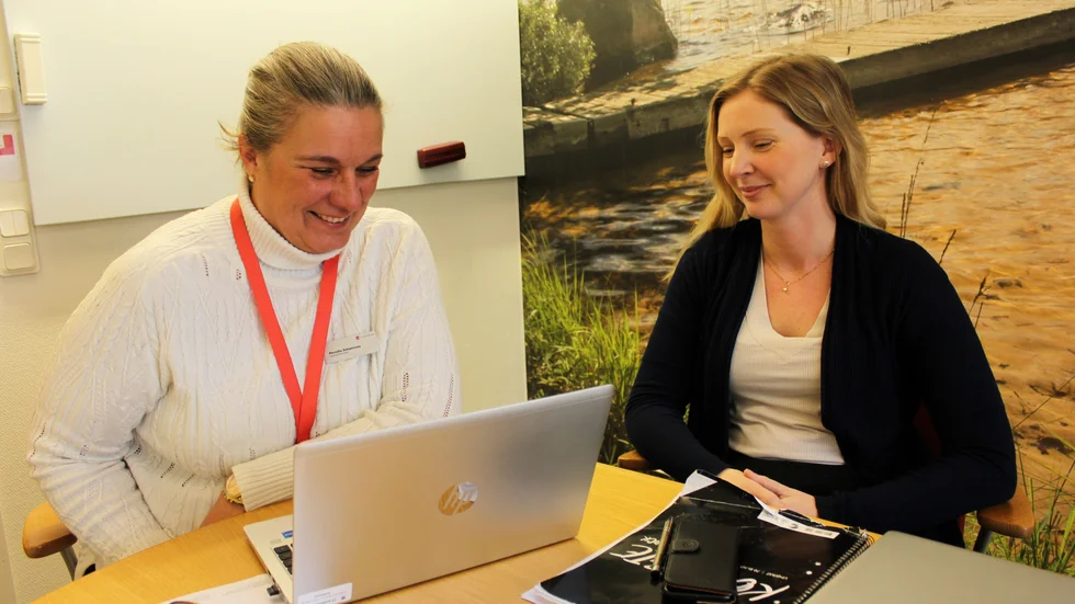 Pernilla Johansson, verksamhetschef, sektor vård- och omsorg och Emeli Vanhanen, enhetschef, Bemanningscentralen, hoppas på fler sökande.