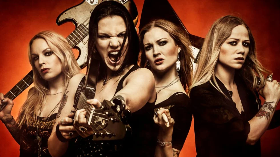 Crucified Barbara. Ida Evileye, Mia Coldheart, Klara Force och Nicki Wicked.