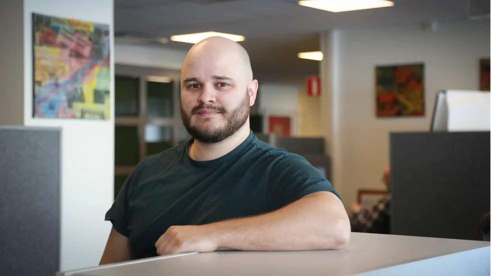 Joel Gustafsson som vann Silversleven 2021 är än en gång nominerad till priset som delas ut till en journalist som "rört om" genom sitt arbete.