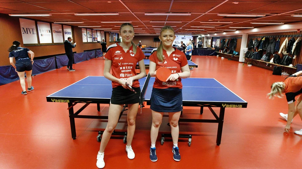 Felicia Szerman och Anja Händén berättar att inför säsongen trodde de aldrig att de skulle leda serien och att spelet har överträffat alla förväntningar.