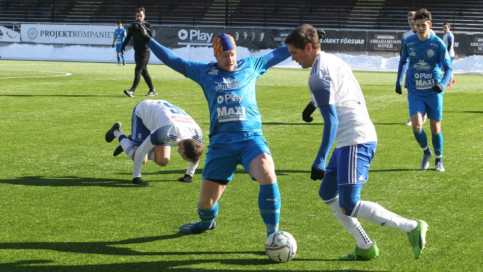 Borensbergs IF, här mot LSW i våras, har en rad spelare klara till nästa års division 4-säsong. Bland annat en division 3-spelare från Blekinge.