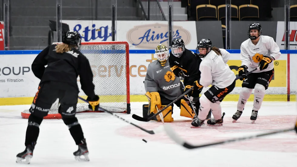 Miranda Dahlgren och Skellefteå AIK inleder kvalserien mot SDHL under torsdagen.