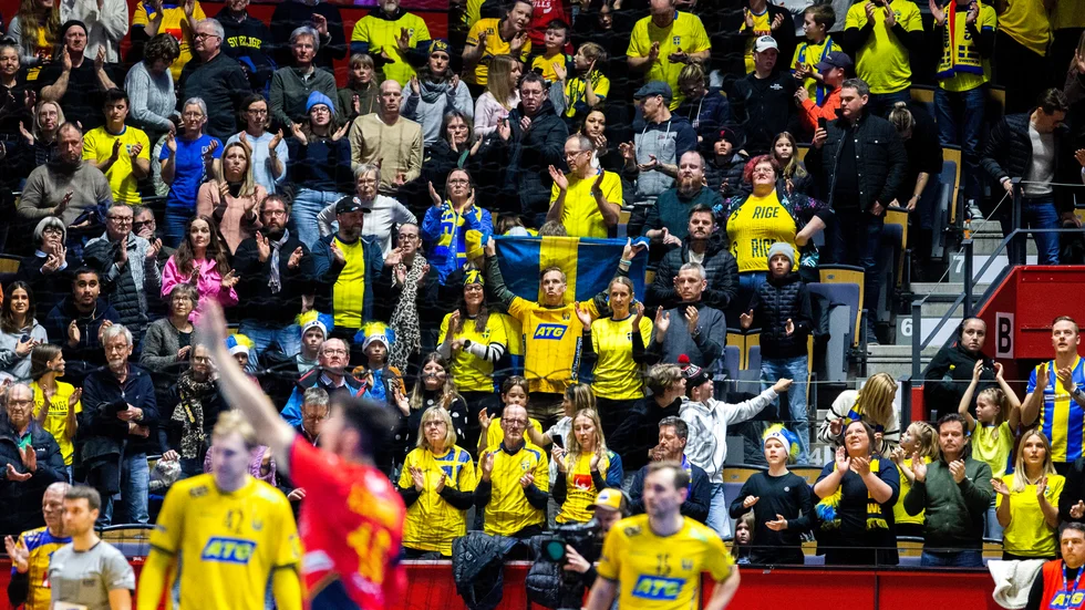 Över 6 500 åskådare på plats i Saab arena under onsdagen när Sverige mötte Spanien.