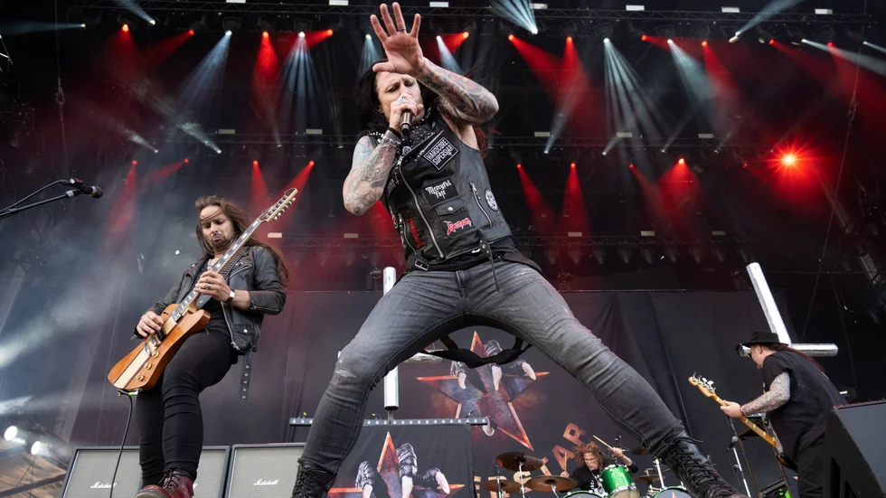 Hardcore Superstar spelade på Sweden Rock sommaren 2022. I juni kan de ses och höras på Parksnäckan i Uppsala.