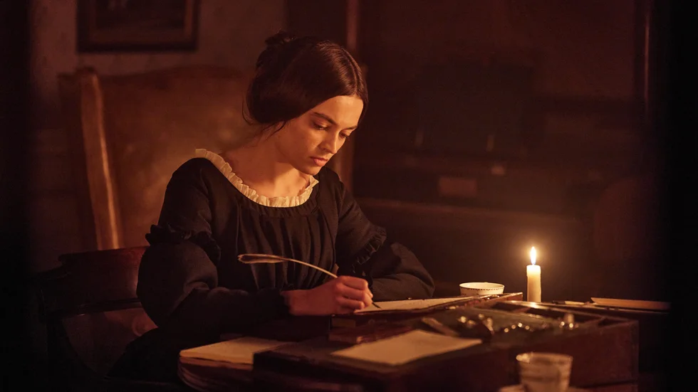 
"Emily" handlar om den brittiska författaren Emily Brontë som skrev den berömda romanen "Svindlande höjder".