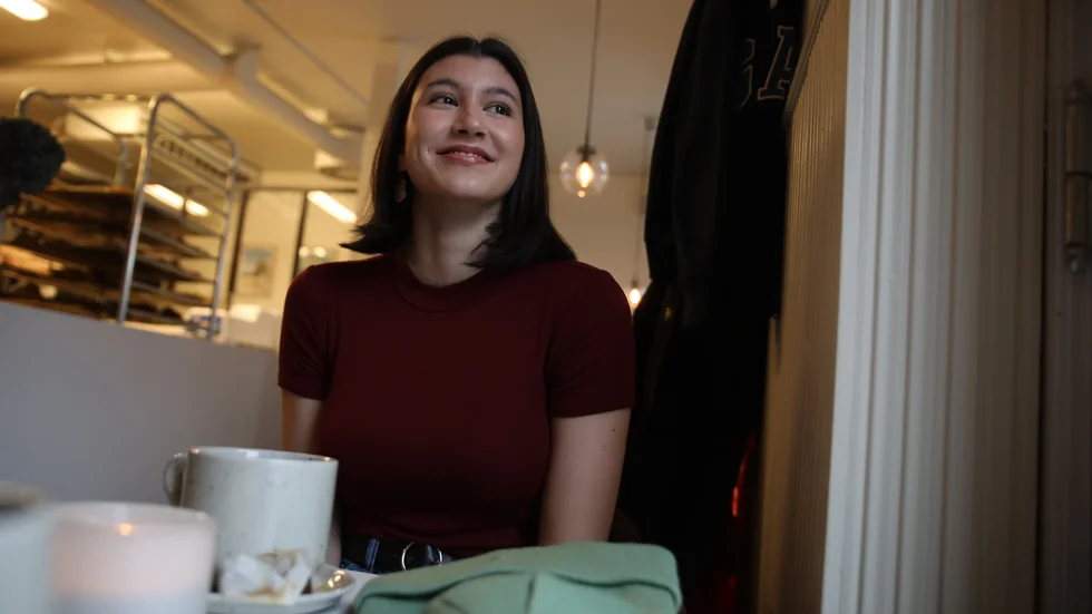 "Hon trodde typ att jag var utomlands, för hon kunde inte tro att jag hade blivit biten av en orm. 'Näe, jag är ute på landet'." Sjuksköterskan på 1177 fick ett udda samtal från Clara på nyårsnatten.