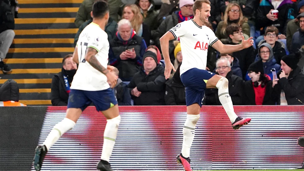 Harry Kane (höger) gjorde två mål för Tottenham.