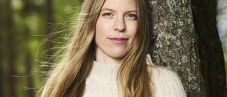 Linda Jones, 34 år, Luleå aktuell med roman om jaktens betydelse när samhället nedmonteras • "Nästa bok utspelar sig på Bergnäset""