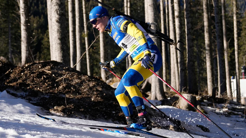 Tre straffrundor sänkte Sebastian Samuelsson och Anna Magnusson i singelmixedstafetten.