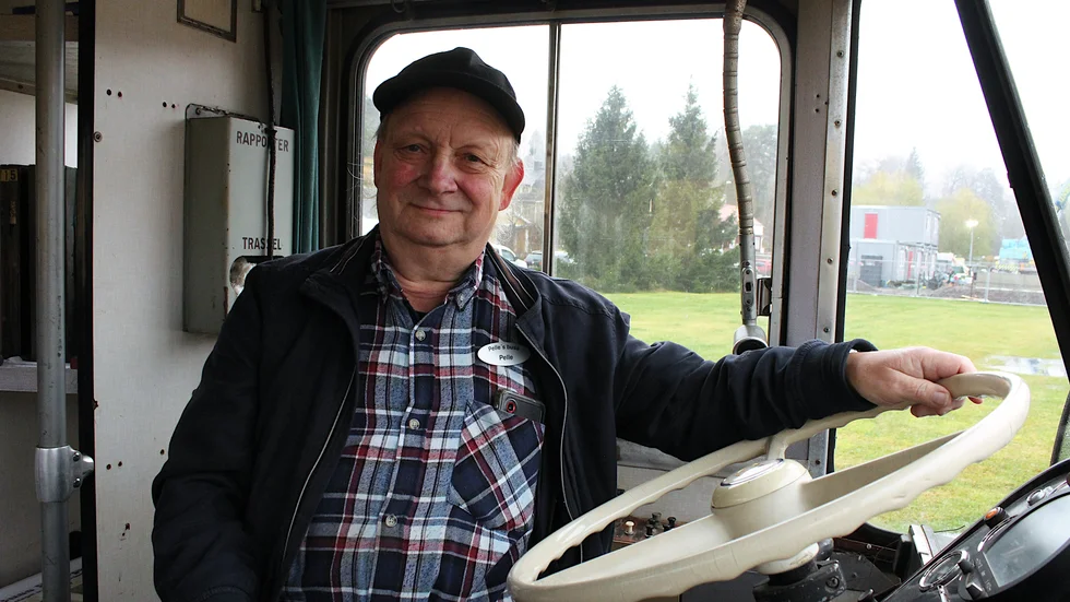 "Den är välbesiktigad, hela Bilprovningen tittade på den", säger Pelle Åkeborg om den uppmärksammade, historiska bussen.
