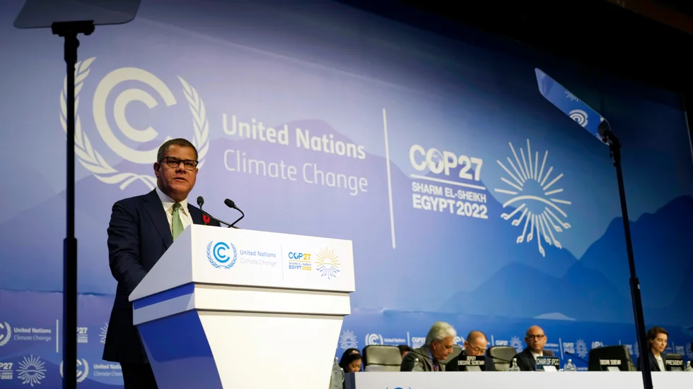 Alok Sharma, ordförande för förra klimatmötet, COP26, talar på COP27.  