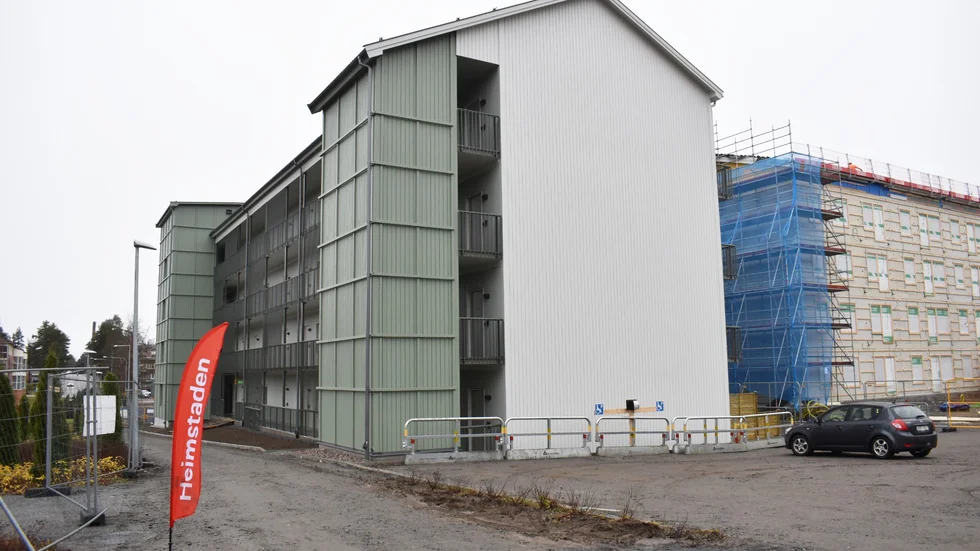 Heimstaden på Västra Erikslid. Skribenten funderar över Heimstadens uthyrningspolicy och får svar direkt.