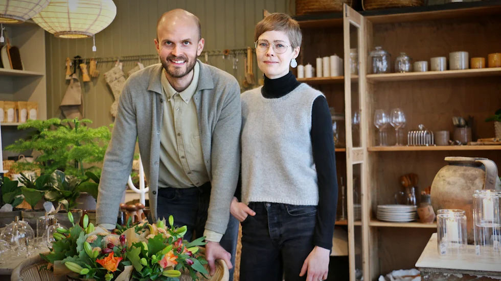 Oscar och Sofia Rahm är nominerade till Årets butik med sin blomster- och inredningsbutik Blomstera. 