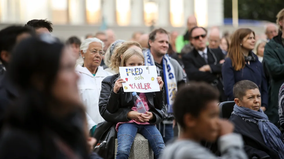 En manifestation för öppenhet, demokrati och mot nazism. Men demokrati är inte längre en självklarhet, skriver debattören, som menar att Sveriges grundlag måste stärkas.
