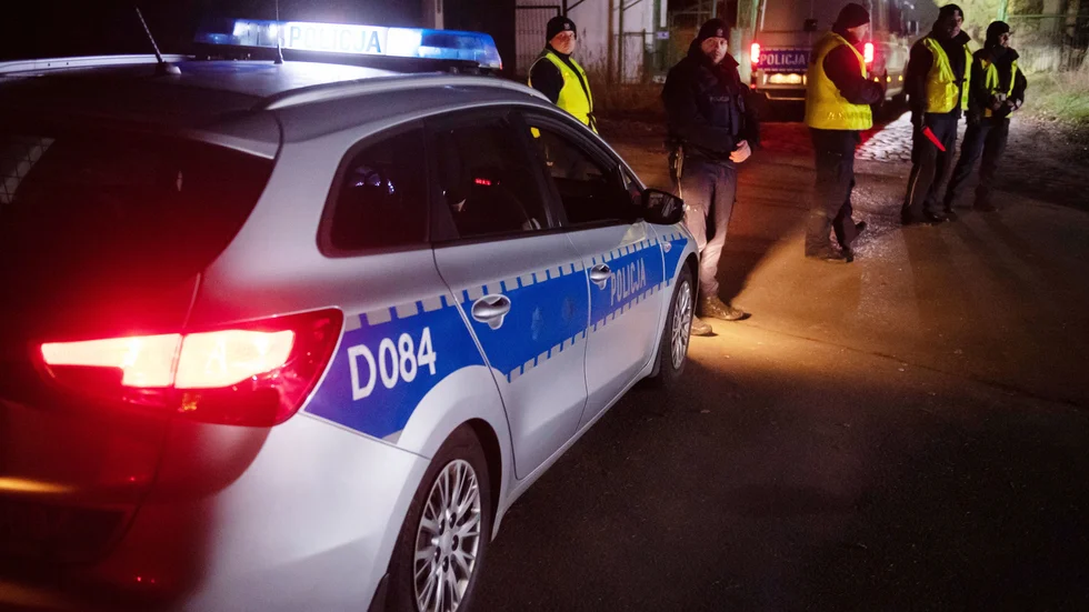 Polsk polis bevakar området i Przewodow, nära den ukrainska gränsen, där roboten ska ha slagit ner den 15 november.