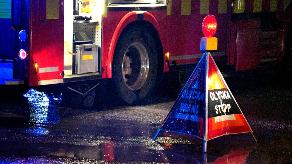 Räddningstjänsten fick under tisdagen rycka ut till Sangis i Kalix kommun efter att en bil gått av vägen i en korsning.