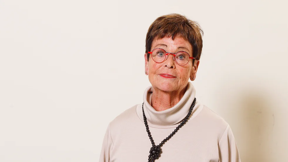 "Jag har ingenting emot att de jobbar för att få medborgarna att bli aktiva och tycka till om saker, men de kan inte prata om att de genomför en folkomröstning", säger kommunfullmäktiges ordförande Bodil Mellgren (S).