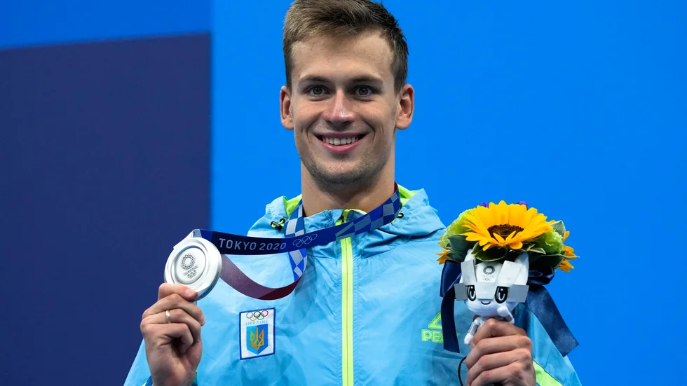 Simmaren Mychailo Romantjuk tog silver på 1|500 meter fritt i OS i Tokyo. Nu erbjuds Romantjuk, som redan tränar i Tyskland, och hans ukrainska idrottskompisar att använda tyska idrottsanläggningar inför OS i Paris.