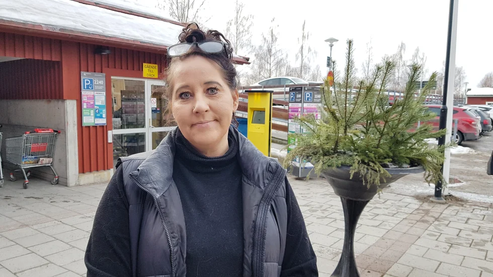 Johanna Norin, Piteå: "Det är första friska dagen efter att dottern och jag haft magsjuka, så det blir att handla magvänliga varor och sedan vila upp sig i soffan".