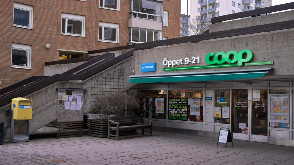 Det funkar att betala med kort i Coops butiker igen. Under onsdagskvällen låg betalsystemet nere.
