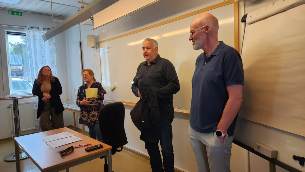 Robert Cortinovis och Ulf Karlsson tog tillfället i akt att presentera sig för "provgruppen" som är de första som går utbildningen i yrkessvenska och som ska komma med tips för vad som saknas och borde komma med i den riktiga utbildningen som startar direkt till hösten.