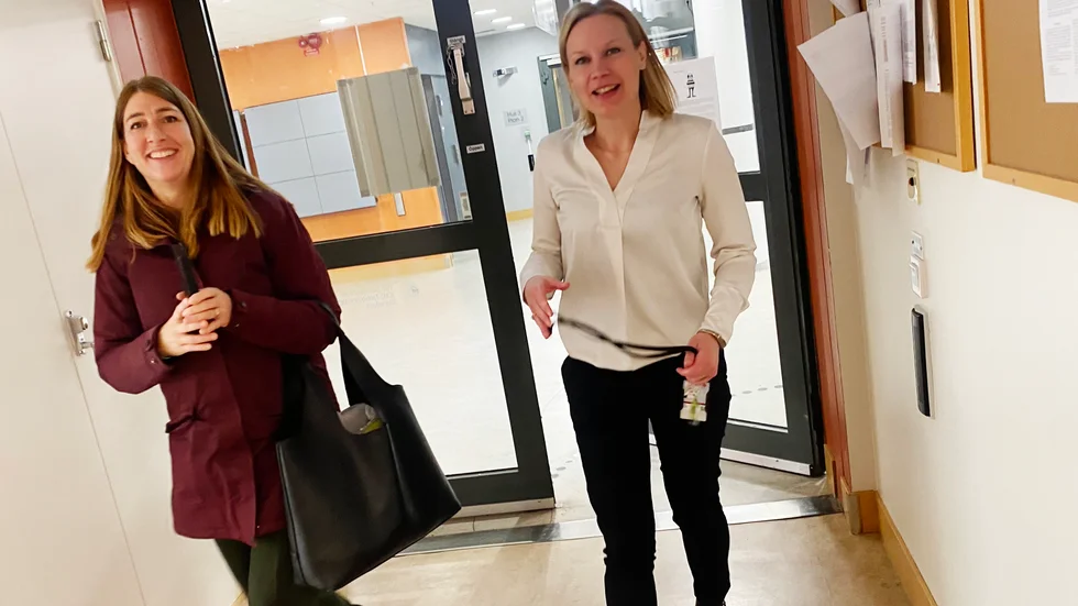 En klinisk studie med lovande resultat är på gång, säger Malin Nilsson, vd, och Cecilia Persson, professor i materialvetenskap vid Uppsala universitet, som grundat bolaget Inossia.