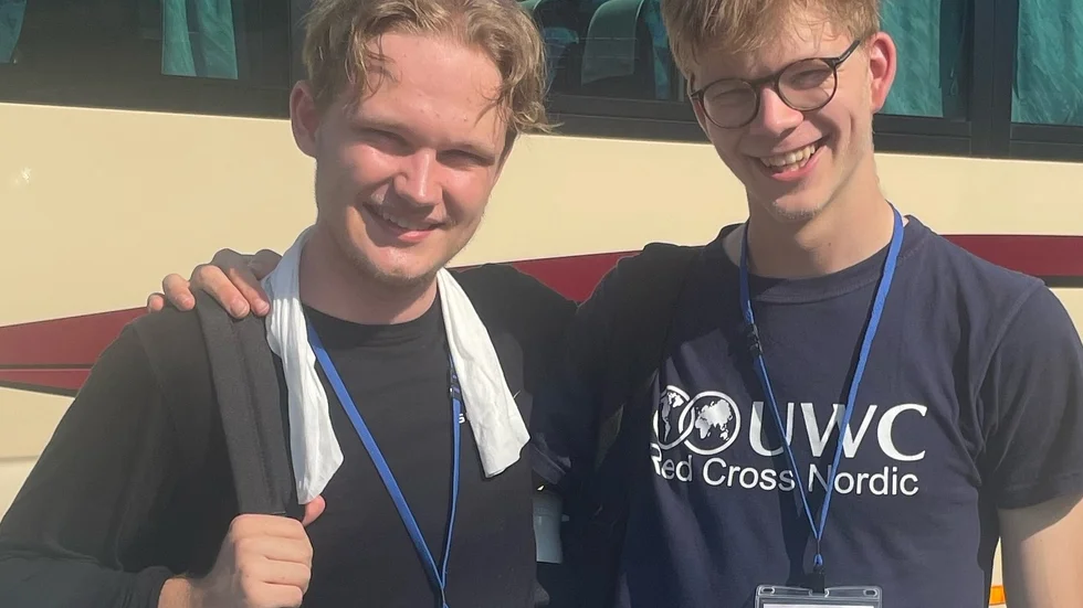 Svenskarna Melvin Storbacka och Emil Ryd vann två silver i fysik-OS i Tokyo, Japan.