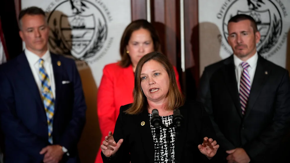 Pennsylvanias delstatsåklagare Michelle Henry vid fredagens presskonferens om den barnsexhärva som rullas upp inom rörelsen Jehovas vittnen.