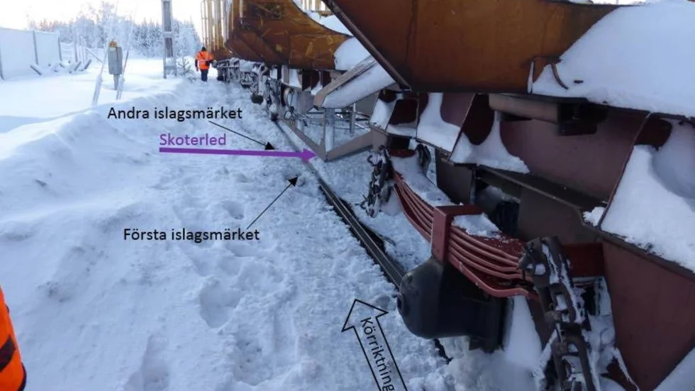 I rapporten skriver Haverikommissionen att det var brister i snöröjningen.
